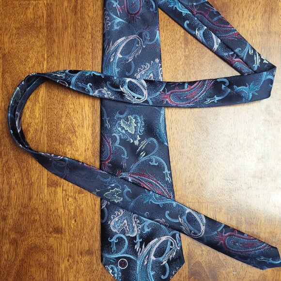Halston III ~ Poly/Silk Blend ~ Paisley Print Necktie ~ Excellent Condition - Picture 1 of 8